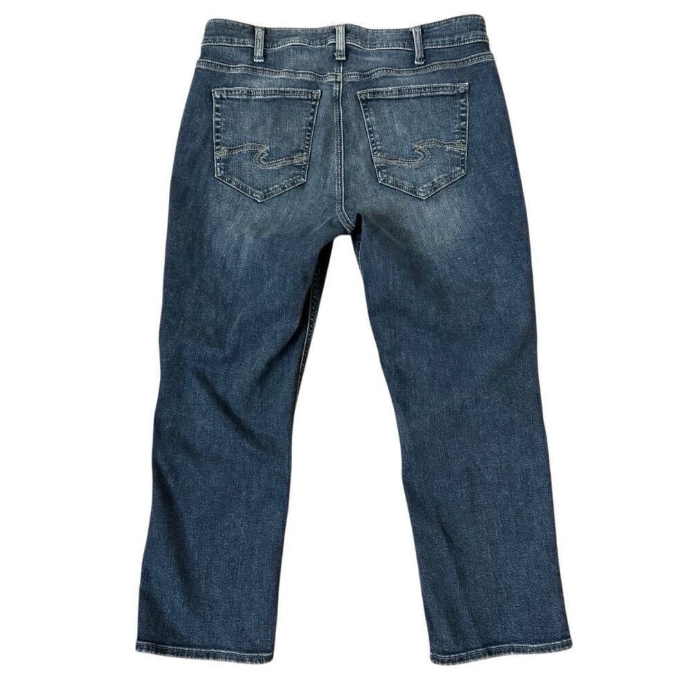 Silver Jeans Co. Suki Capri Jeans Dark Wash Lightly Distressed Size 34 - Picture 2 of 5